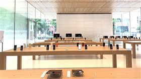 蘋果在台第2家直營店曝光蘋果公司（Apple）在台第2家直營店「Apple信義A13」13日舉辦媒體預覽活動，搶先曝光店內空間與設計概念。中央社記者吳家豪攝  108年6月13日