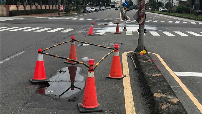 同一路段補了又塌　高市水利局忙檢視