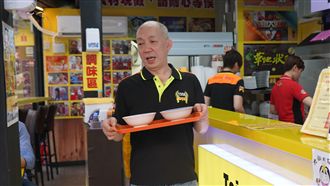 賣麵線創月收百萬奇蹟　他曝超狂現況