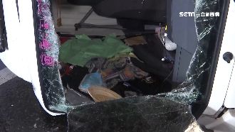 貨車國道翻覆　擋風玻璃碎裂3人傷