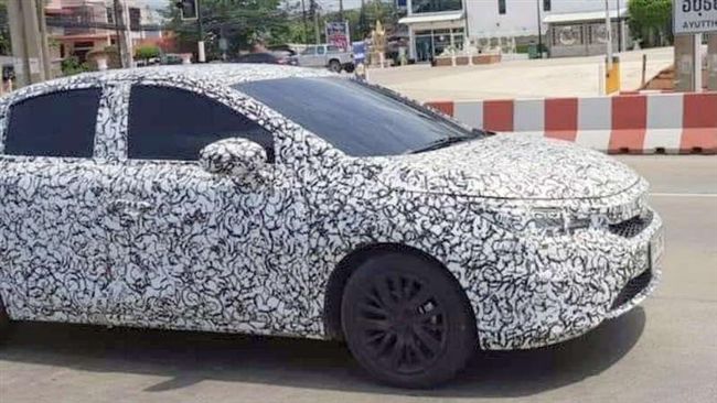 本田入門房車將大改款　偽裝車首曝光