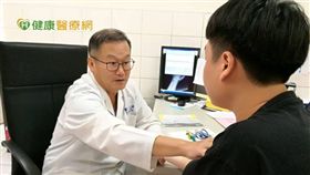 義大醫院杜元坤院長自創神經重建手術，大幅提升手術成功率。