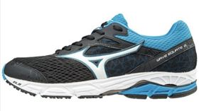 國軍公發運動鞋出現日系運動品牌慢跑鞋 。（圖／取自美津濃官網）