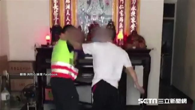 男飆五字經爆打警消　影片曝光網怒了