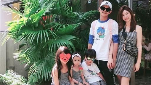 阿翔女兒這動作甜炸！妻笑：那我呢