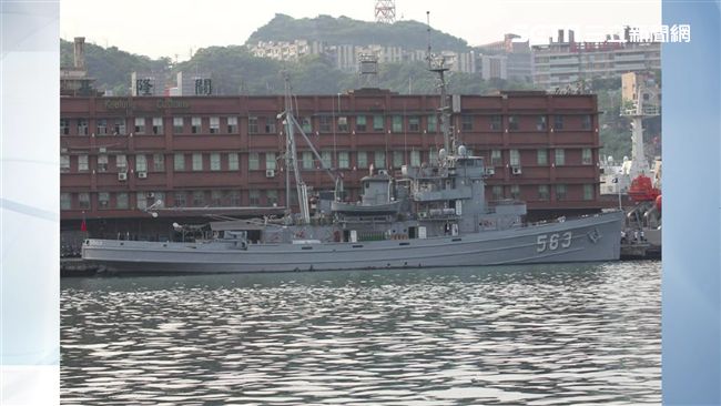 官兵裸體磨蹭女陪侍！海軍怒：全汰除