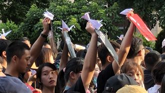 反送中／超震撼！萬人齊唱海闊天空