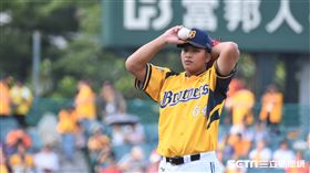 中信兄弟先發投手黃恩賜。（圖／記者王怡翔攝影）