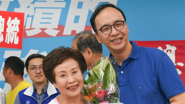 不是淡水阿嬤！朱立倫老師現身力挺