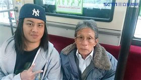 「你們是台灣人嗎？」日本伯突激動握手　背後藏洋蔥（圖/網友授權提供）