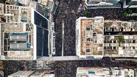 反送中（圖／鄭振揚授權提供）
https://www.facebook.com/tugochengphotography/photos/a.813448245432827/2049718255139147/?type=3&theater