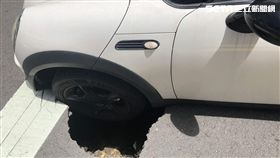 路平專案,坑洞,下陷,塌陷,高雄／車主王小姐提供