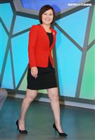 平秀琳由中天深喉嚨轉戰東森評論無雙，劉寶傑獻花。（記者邱榮吉/攝影）