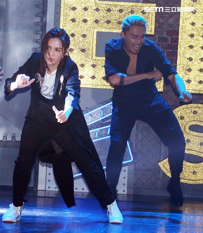 Ella陳嘉樺生日粉絲會獨創融合脫口秀、舞台劇、歌舞秀的艾拉秀。（記者邱榮吉/攝影）