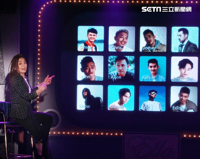 Ella陳嘉樺生日粉絲會獨創融合脫口秀、舞台劇、歌舞秀的艾拉秀。（記者邱榮吉/攝影）