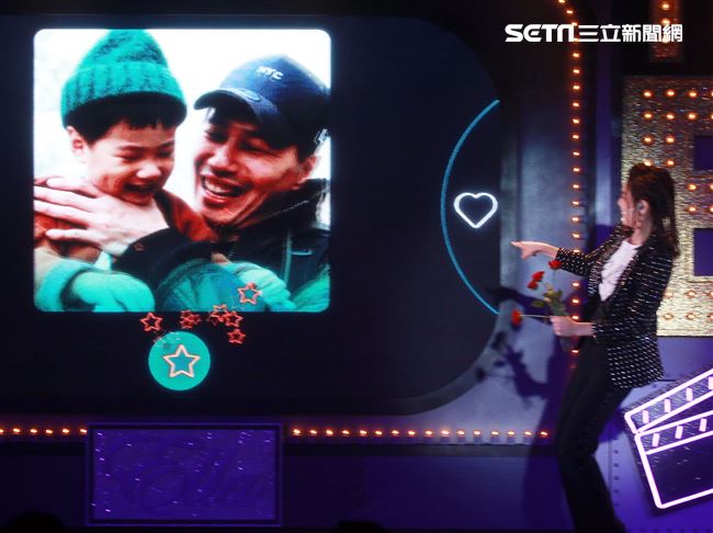 Ella陳嘉樺生日粉絲會獨創融合脫口秀、舞台劇、歌舞秀的艾拉秀。（記者邱榮吉/攝影）