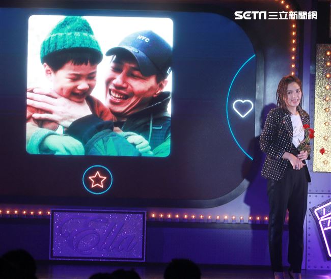 Ella陳嘉樺生日粉絲會獨創融合脫口秀、舞台劇、歌舞秀的艾拉秀。（記者邱榮吉/攝影）