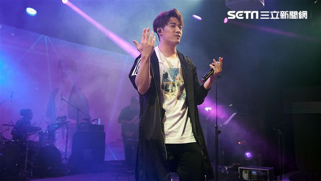 揪國民老婆合體買榜！熊仔險失聲暴瘦