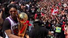 ▲暴龍封王多倫多大遊行。（圖／取自暴龍隊IG）