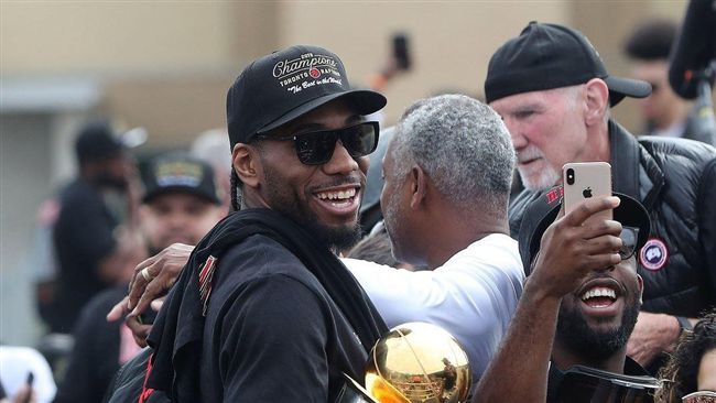 NBA／球迷鼓譟…羅利帶頭弄可愛