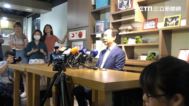 傳聯朱王組抗韓連線　郭台銘說話了！