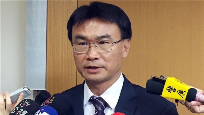 禁巴拉刈引不孝　陳吉仲：自己噴看看