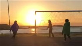 挪威夏日島。(圖/翻攝自Time-Free Zone臉書)