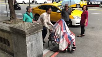 出庭就病！黃琪蓋毯現身　上次用這招