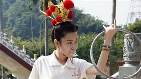 女模卡到陰引鬼神上身　開啟乩童人生／無極靈元殿修道院臉書