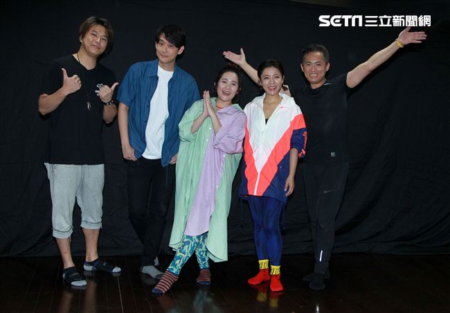 阿弟、陳乃榮、丁噹、羅美玲、王柏森「搭錯車」音樂劇加場排練。（記者邱榮吉/攝影）