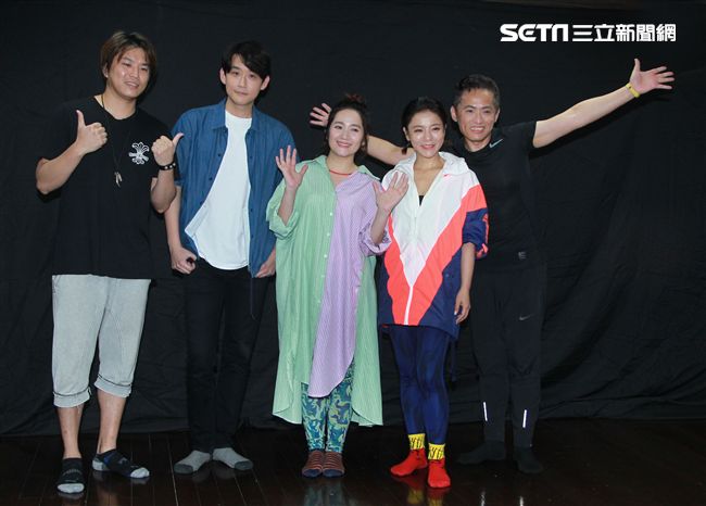 阿弟、陳乃榮、丁噹、羅美玲、王柏森「搭錯車」音樂劇加場排練。（記者邱榮吉/攝影）