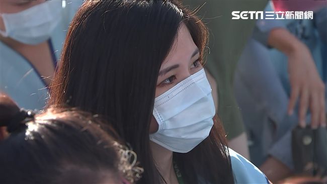 氣質爆！長榮空姐集結　最美罷工再現