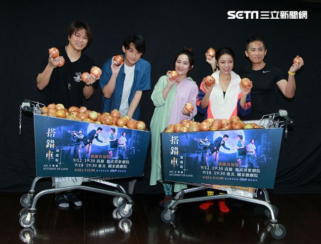 阿弟、陳乃榮、丁噹、羅美玲、王柏森「搭錯車」音樂劇加場排練。（記者邱榮吉/攝影）