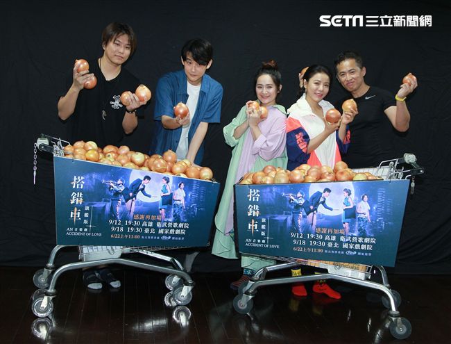 阿弟、陳乃榮、丁噹、羅美玲、王柏森「搭錯車」音樂劇加場排練。（記者邱榮吉/攝影）