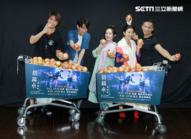 阿弟、陳乃榮、丁噹、羅美玲、王柏森「搭錯車」音樂劇加場排練。（記者邱榮吉/攝影）