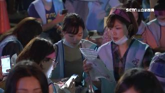 千名空服總部集結　徹夜靜坐輪班抗戰