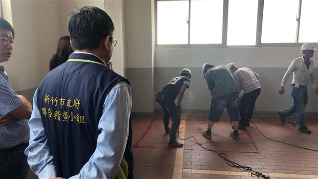 名車維修廠遭查違建　竹市府強制拆除