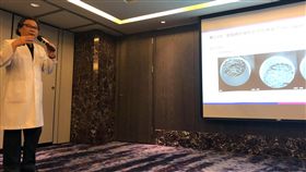 醫界分享試管嬰兒新趨勢　縮時攝影助提高著床率台北中山醫院生殖醫學中心醫療團隊20日舉辦記者會分享試管嬰兒新趨勢，婦產科主治醫師黎惠波表示，近年已有培養箱可以縮時攝影記錄胚胎發育情形，可望提高約1成著床率，降低流產風險。中央社記者張茗喧攝  108年6月20日