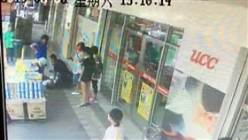 讚！員警、消防合力　從死神旁搶回一命