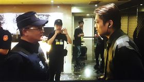 大安分局敦南派出所宣示打擊黑幫決心。(圖/翻攝自大安波麗士臉書)