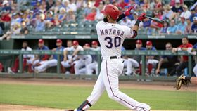 ▲德州遊騎兵打者Nomar Mazara擊出超大號全壘打。（圖／美聯社／達志影像）