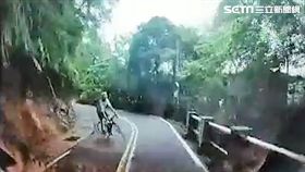 台北市前山公園發生單車騎士自摔後遭撞擊身亡（翻攝畫面）