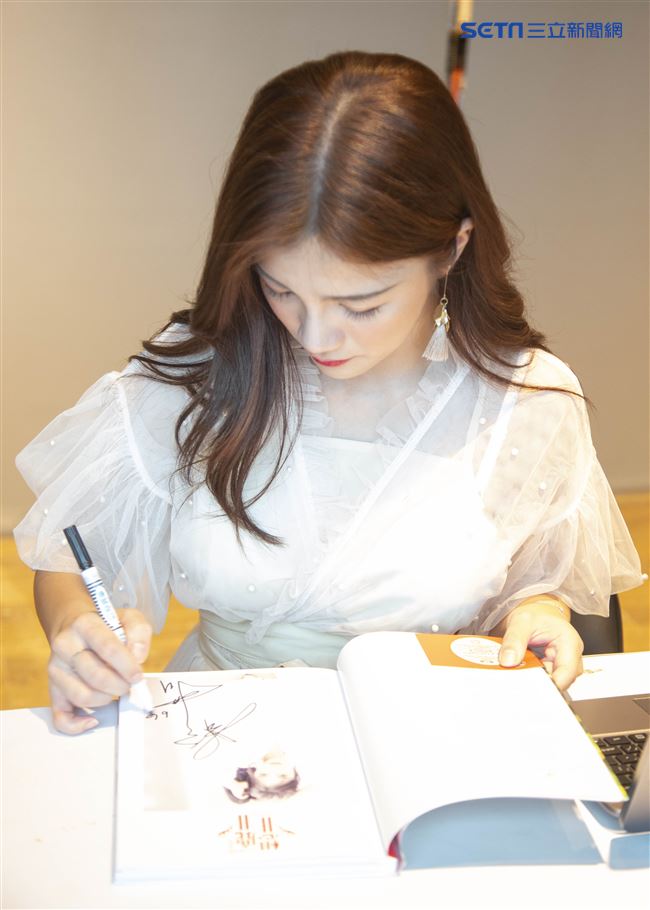 羚小鹿接受三立新聞網專訪。（記者林士傑/攝影）