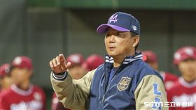 樂天金鷲和Lamigo交流賽，桃猿總教練洪一中。（圖／記者林士傑攝影）
