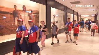 韓粉躲百貨亂坐、吹冷氣　亂象引民怨