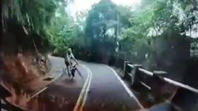 台北,北投,自行車,陽明山,紗帽路,摔車。翻攝畫面
