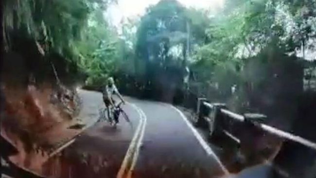 單車騎士陽明山摔車亡　友：全因爛路