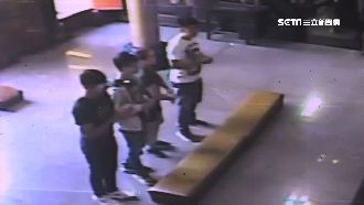 錯砸吳志祥座車　犯案小弟偕母廟懺悔