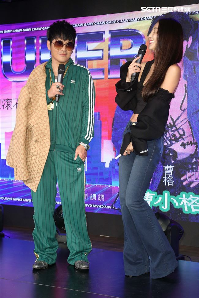 曹格以全新身分「曹小格」推出全新創作專輯「曹小格Super Junior」，太太吳速玲現身力挺大秀愛。（記者林士傑/攝影）