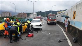 車禍,油罐車,計程車,逆向,中安大橋,新店